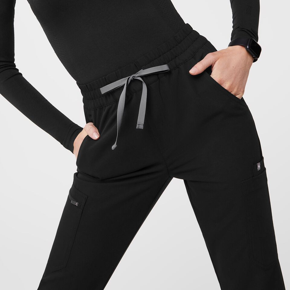Women's High Waisted Uman Relaxed Jogger Scrub Pants - Black · FIGS