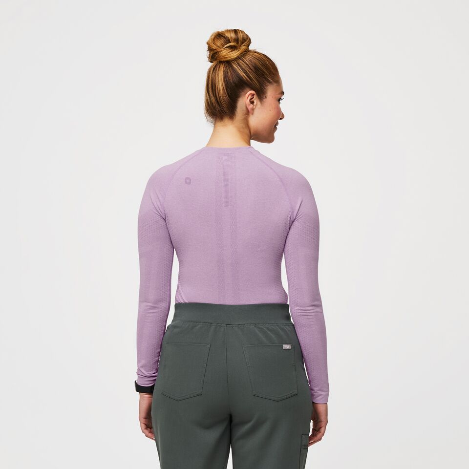 https://creative.wearfigs.com/asset/3398d1e9-320e-4920-af26-ff1cc2b3e37a/SQUARE/XL_W_Salta_Lavendar_Dew_Q2_2022-04