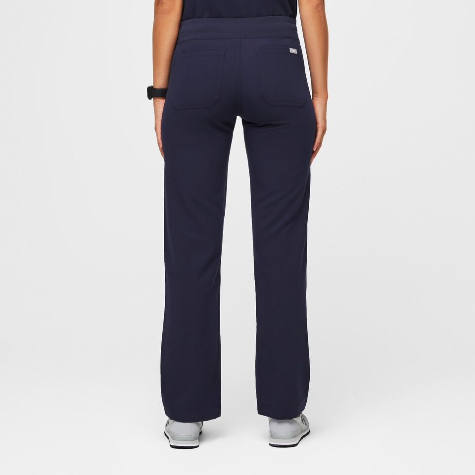 https://creative.wearfigs.com/asset/41a41254-84a9-4057-bf6f-49d08e73998a/SQUARE/Womens-Livingston-Pant-navy-S-4