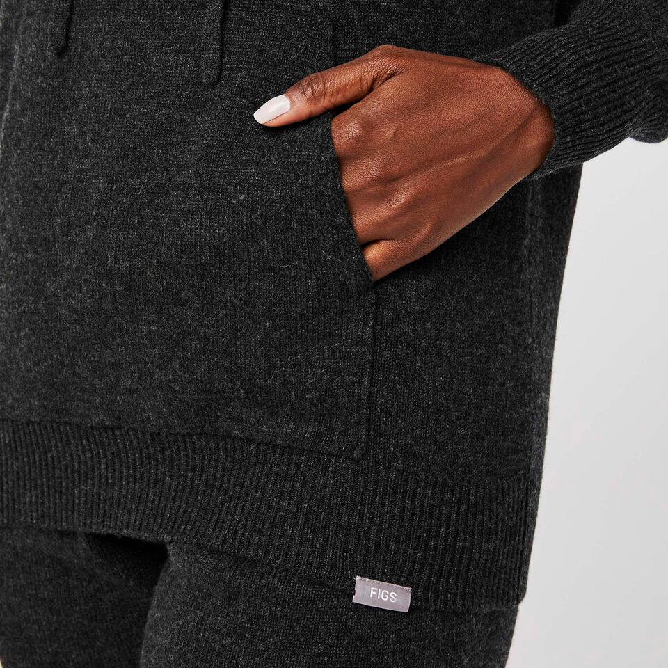 https://creative.wearfigs.com/asset/73168293-75d0-4c86-8850-e3d5d9441eec/SQUARE/Womens-Off-Shift-Merino-Relaxed-Hoodie-Heathered-Black-XS-4