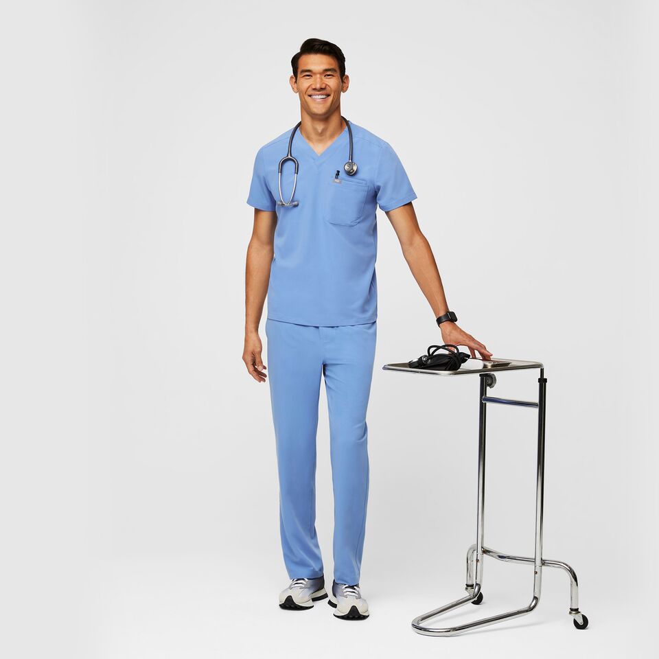 Men's Leon™ ThreePocket Scrub Top Ceil Blue · FIGS