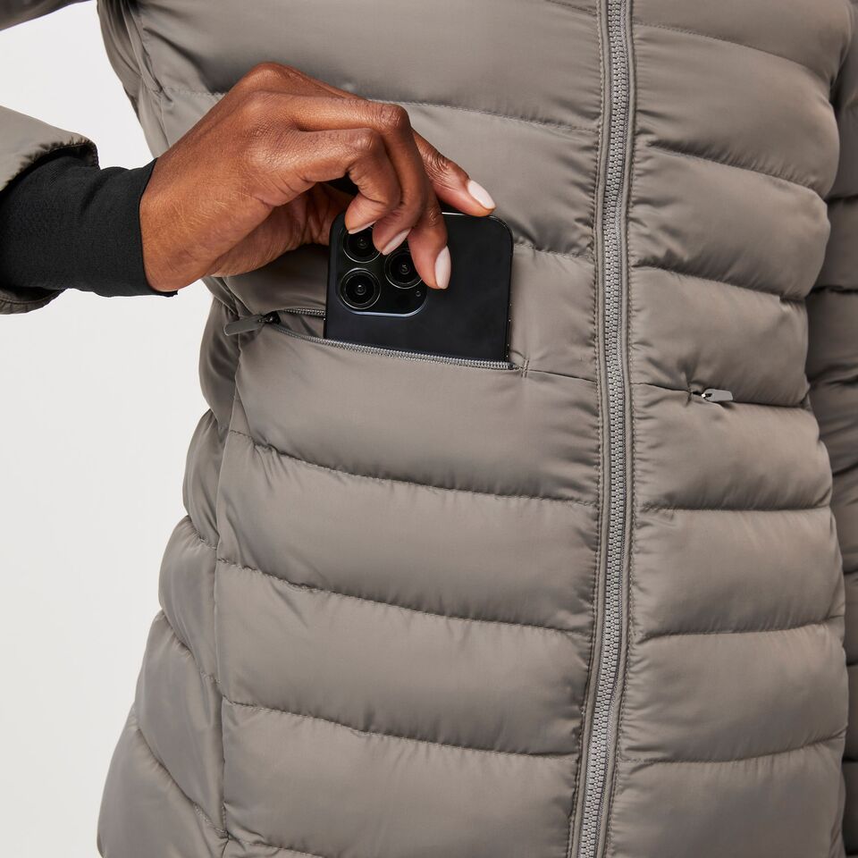 https://creative.wearfigs.com/asset/9aa96df6-632c-47cd-a577-ee696713fdf1/SQUARE/Womens-On-Shift-Packable-Puffer-Jacket-Fawn-XS-7